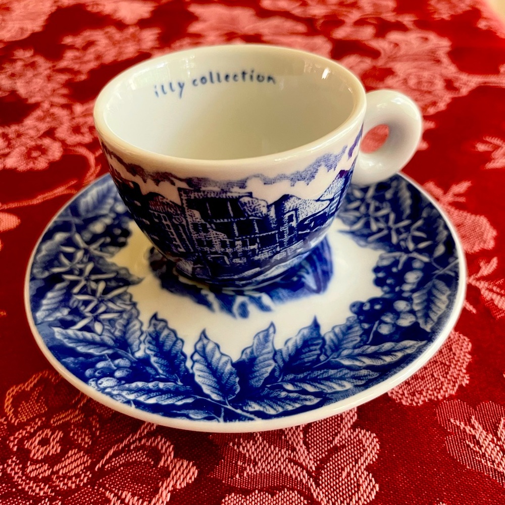 illy espresso cups and saucers